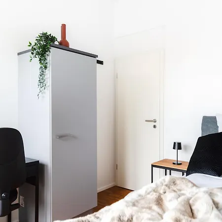 Hybrid Work-play Retreat - 2br, 1b Kreuzberg Apartment