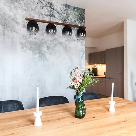 Hybrid Work-play Retreat - 2br, 1b Kreuzberg Apartment