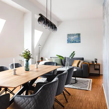 Hybrid Work-play Retreat - 2br, 1b Kreuzberg Apartment *