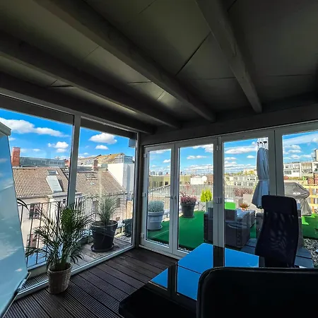 Hybrid Work-play Retreat - 2br, 1b Kreuzberg Apartment
