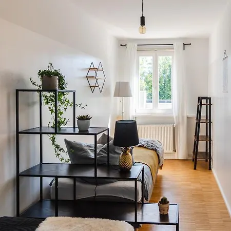 Апартаменты Hybrid Work-play Retreat - 2br, 1b Kreuzberg Берлин